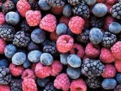 Як правильно заморожувати фрукти і ягоди